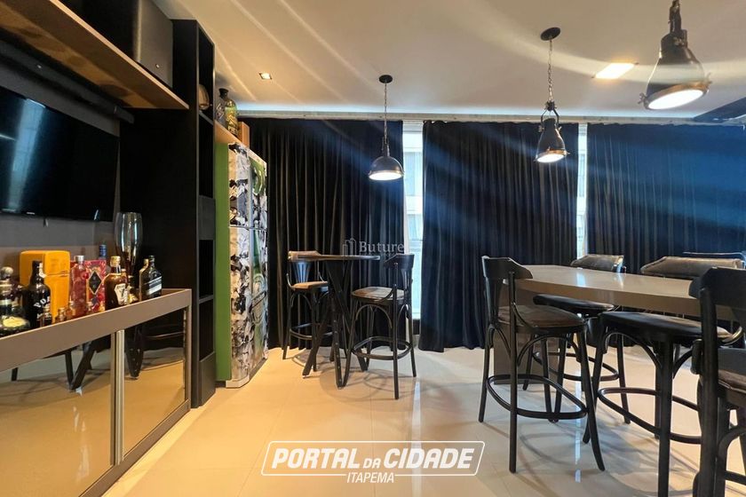 Apartamento &agrave; venda - 185m&sup2; - Meia Praia