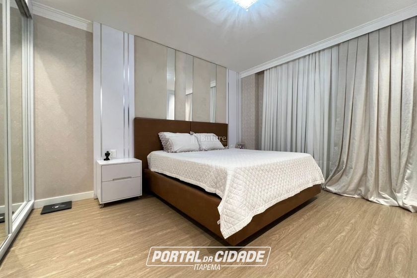 Apartamento &agrave; venda - 196m&sup2; - Meia Praia