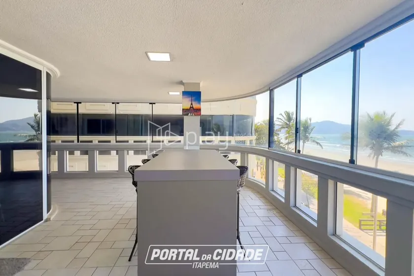 Apartamento &agrave; venda - 170m&sup2; - Meia Praia