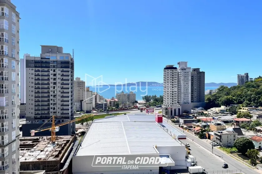 Apartamento &agrave; venda - 70m&sup2; - Meia Praia