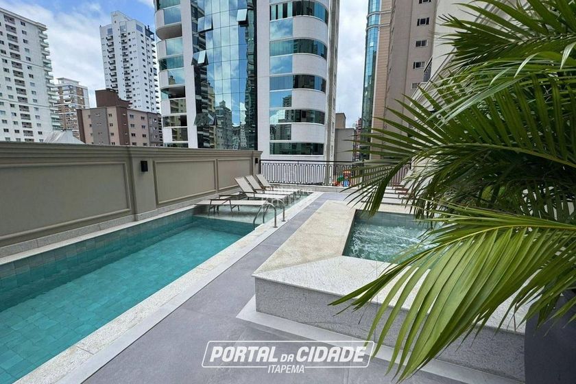 Apartamento &agrave; venda - Meia Praia
