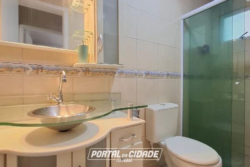 Apartamento para alugar - 111m&sup2; - Meia Praia