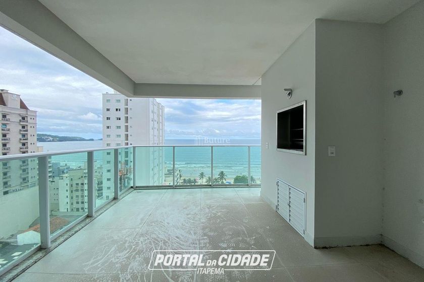 Apartamento &agrave; venda - 157m&sup2; - Meia Praia