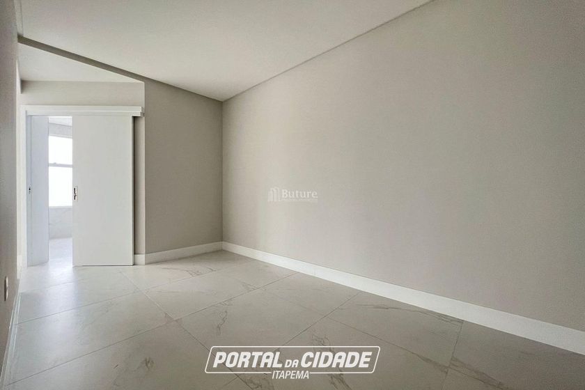 Apartamento &agrave; venda - 197m&sup2; - Meia Praia