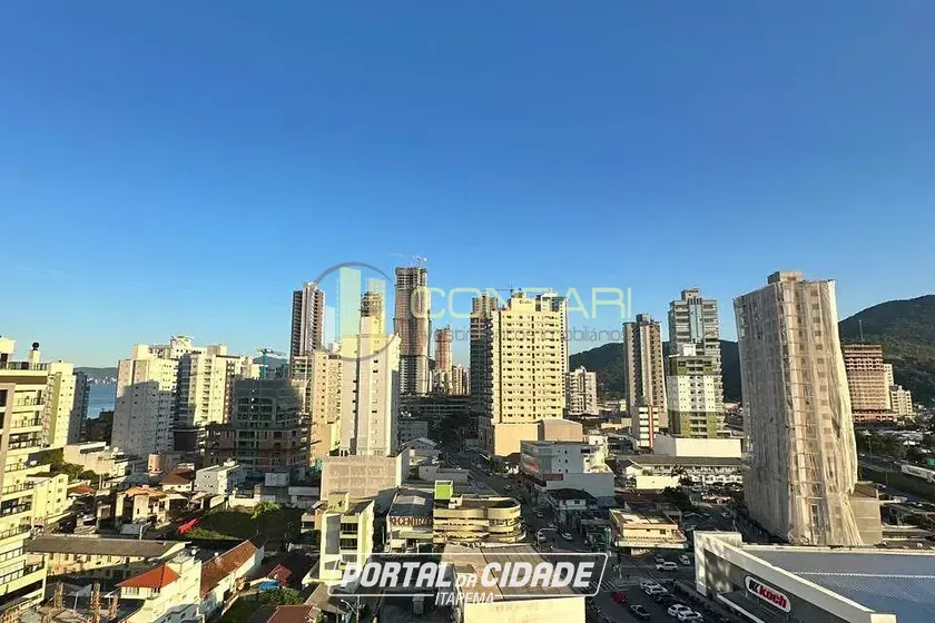 Apartamento &agrave; venda - 92m&sup2; - centro