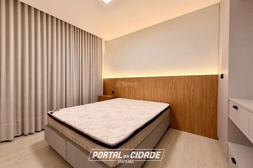 Apartamento &agrave; venda - 180m&sup2; - Meia Praia