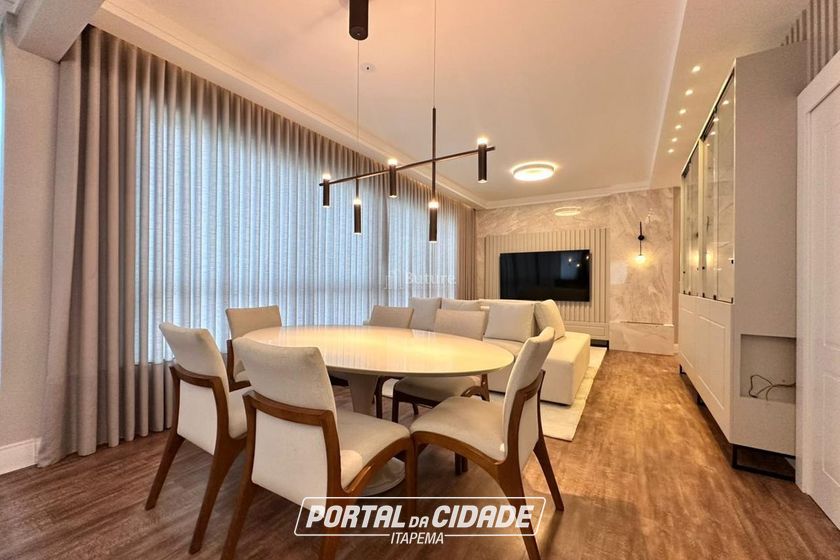 Apartamento &agrave; venda - 130m&sup2; - Meia Praia