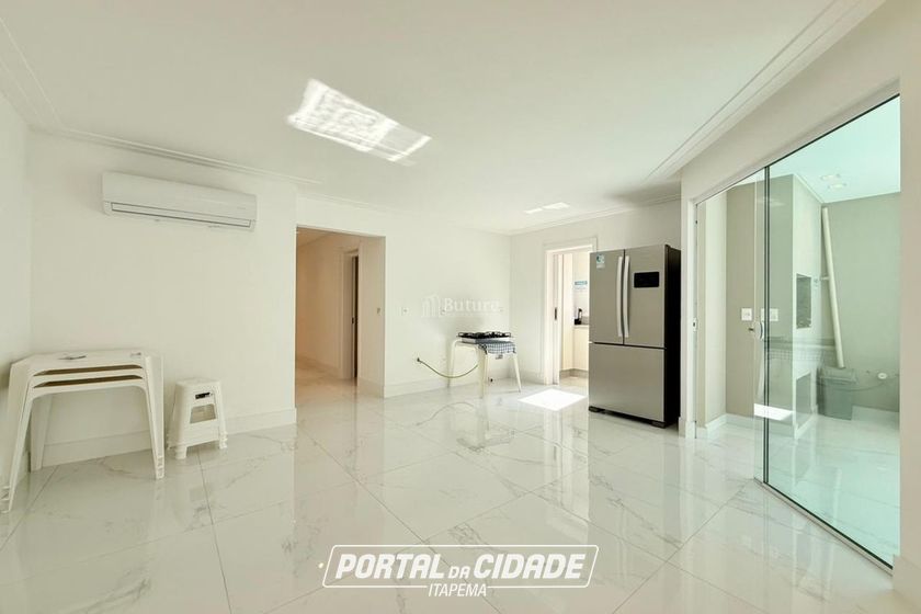 Apartamento &agrave; venda - 129m&sup2; - Meia Praia