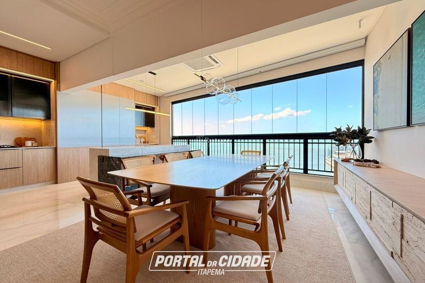 Apartamento &agrave; venda - 200m&sup2; - Meia Praia
