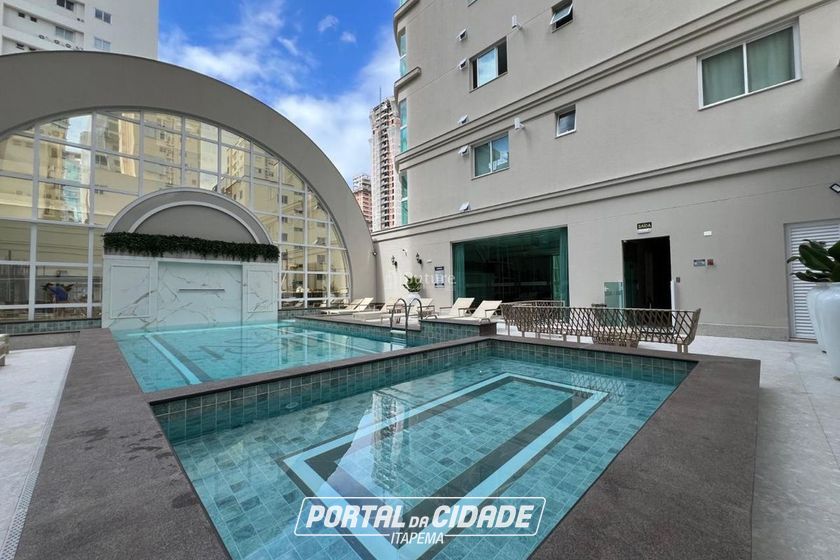 Apartamento &agrave; venda - 130m&sup2; - Meia Praia