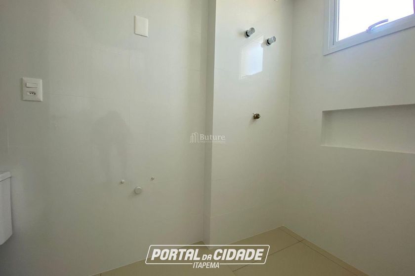 Apartamento &agrave; venda - 129m&sup2; - Meia Praia