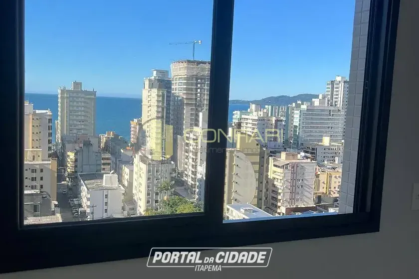 Apartamento &agrave; venda - 168m&sup2; - Meia Praia