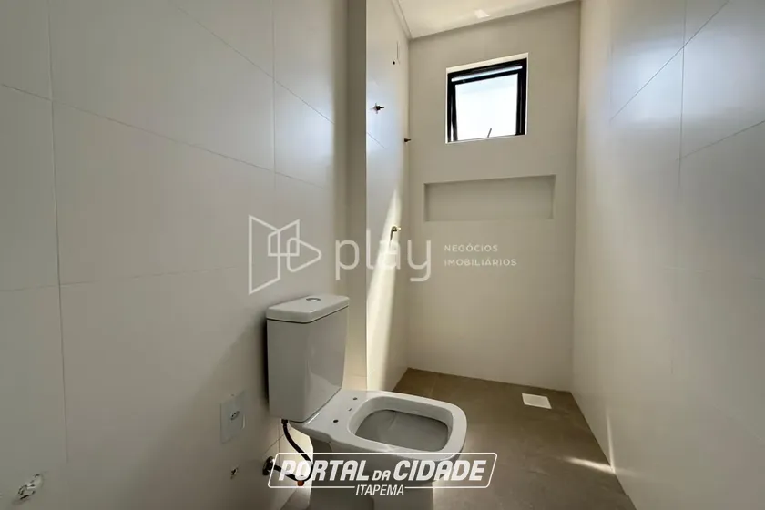 Apartamento &agrave; venda - 131m&sup2; - Meia Praia