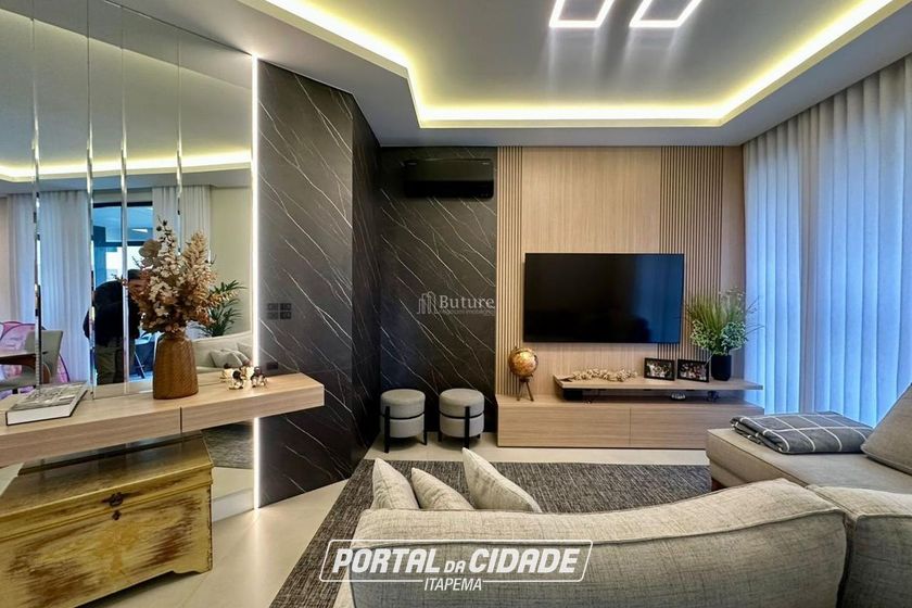 Apartamento &agrave; venda - 127m&sup2; - Meia Praia