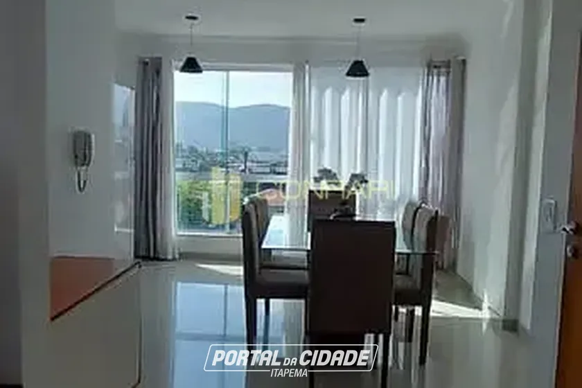 Apartamento &agrave; venda - 90m&sup2; - Meia Praia