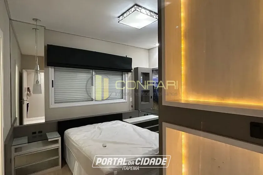 Apartamento &agrave; venda - 170m&sup2; - Meia Praia