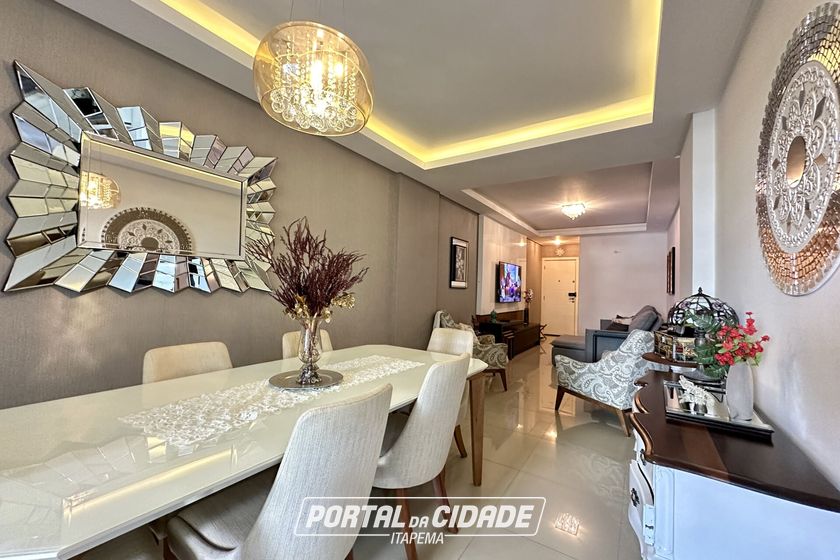 Apartamento &agrave; venda - 122m&sup2; - Meia Praia