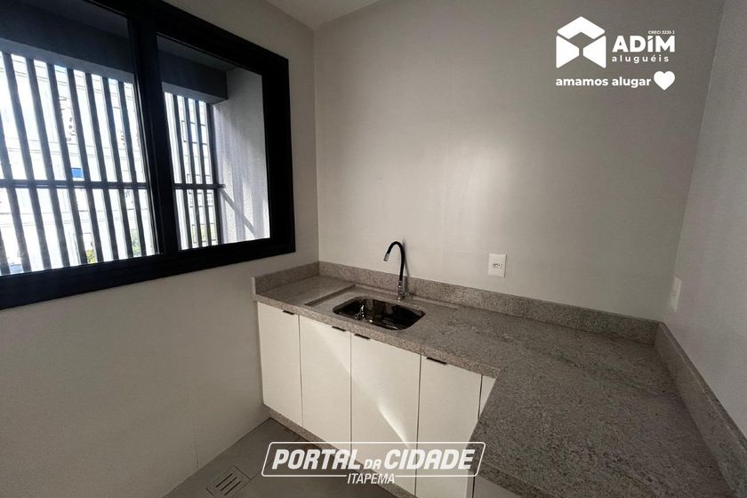 Apartamento para alugar - 125m&sup2; - Meia Praia