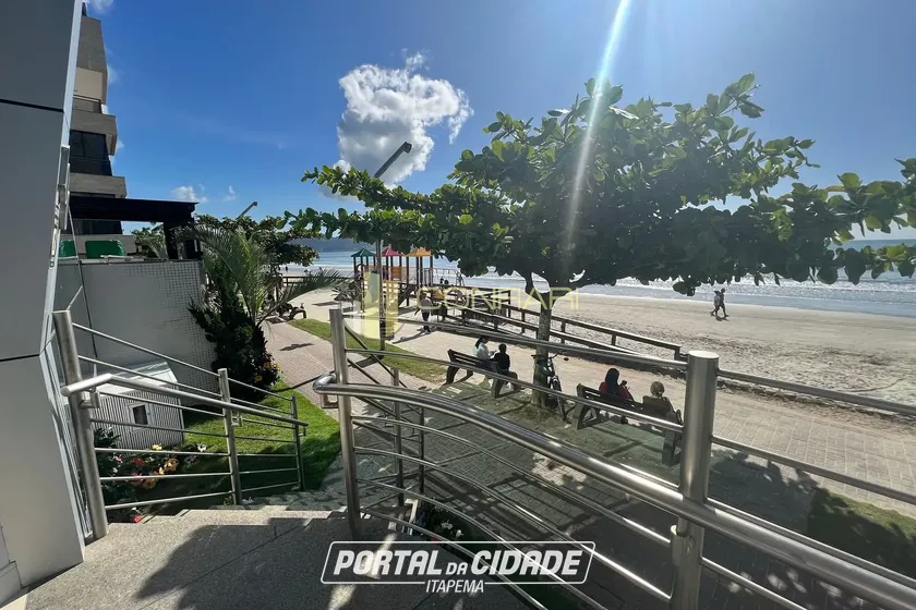 Apartamento &agrave; venda - 240m&sup2; - Meia Praia