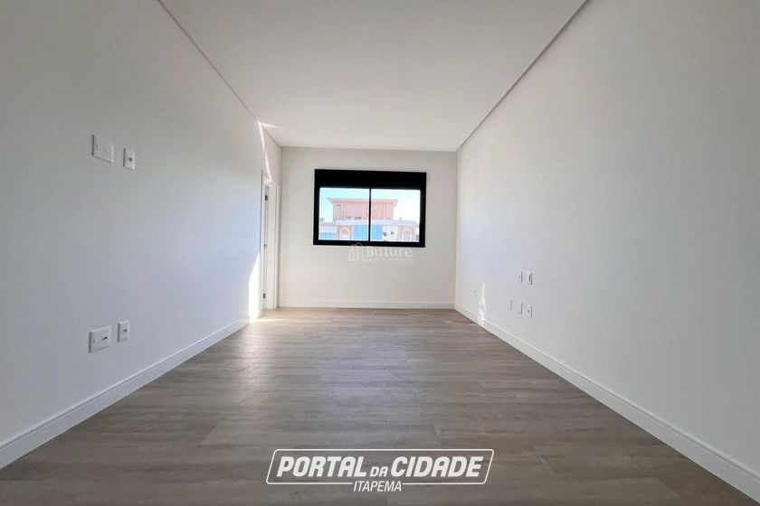 Apartamento &agrave; venda - 153m&sup2; - Meia Praia