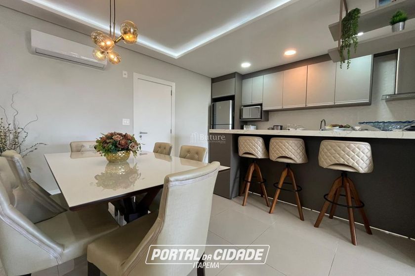 Apartamento &agrave; venda - 85m&sup2; - Meia Praia