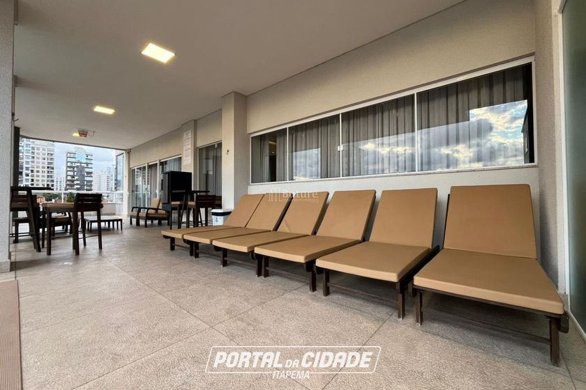 Apartamento &agrave; venda - 145m&sup2; - Meia Praia