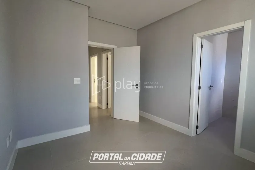 Apartamento &agrave; venda - 160m&sup2; - Meia Praia