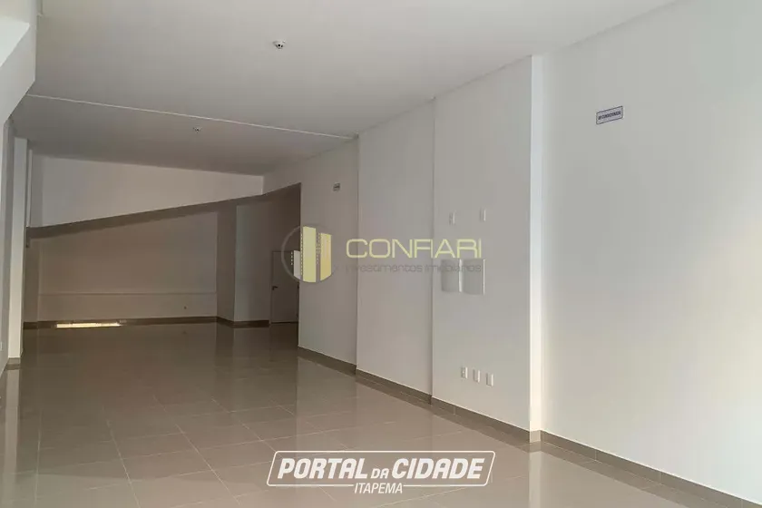 Sala Comercial para alugar - 140m&sup2; - Meia Praia