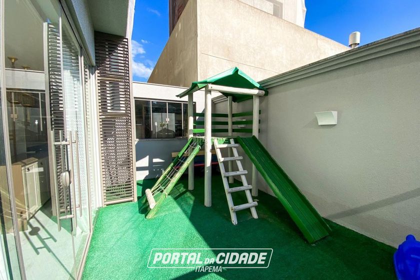 Apartamento &agrave; venda - 114m&sup2; - Meia Praia