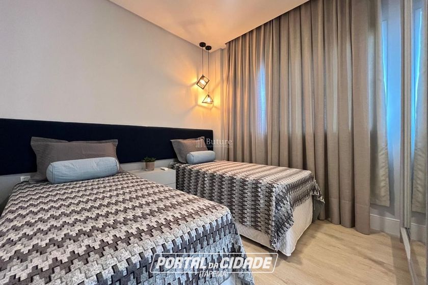 Apartamento &agrave; venda - 153m&sup2; - Meia Praia