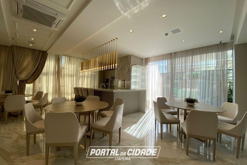 Apartamento &agrave; venda - 140m&sup2; - Meia Praia