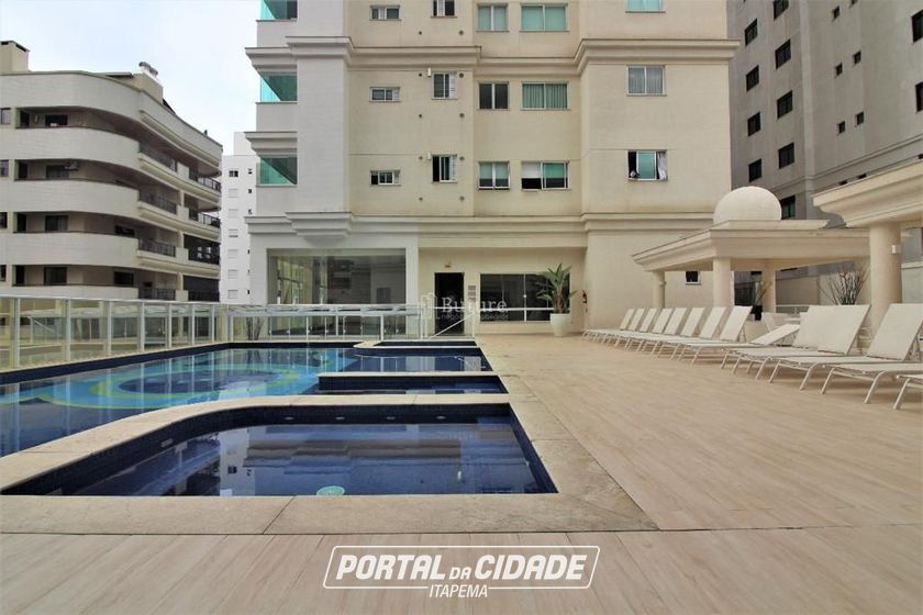 Apartamento &agrave; venda - 142m&sup2; - Meia Praia