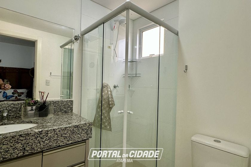 Apartamento &agrave; venda - 122m&sup2; - Meia Praia