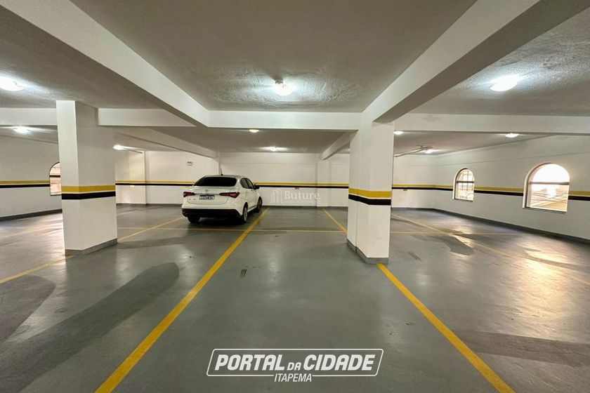 Apartamento &agrave; venda - 119m&sup2; - Meia Praia