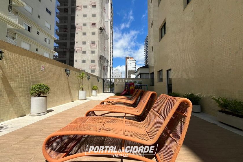 Apartamento &agrave; venda - 137m&sup2; - Meia Praia