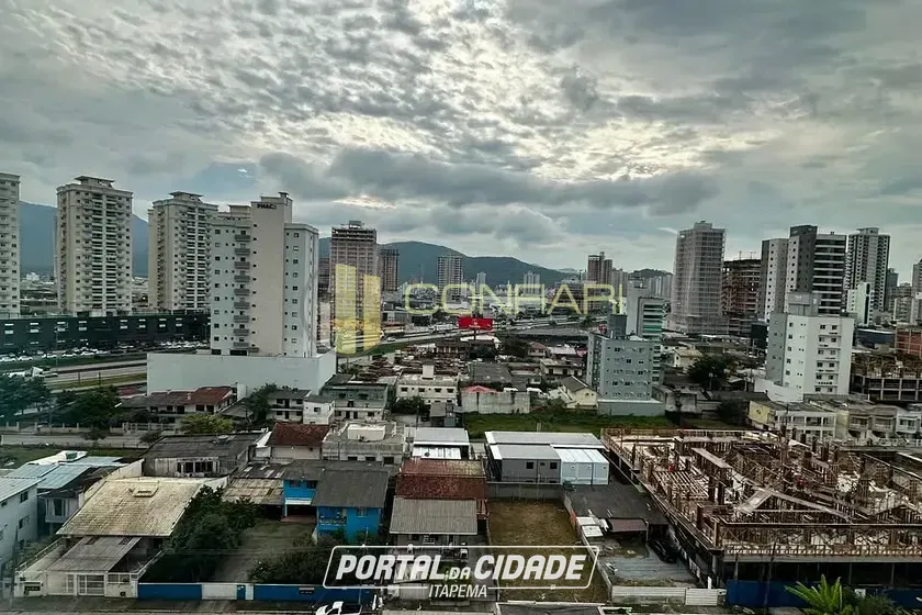Apartamento para alugar - 118m&sup2; - meia praia