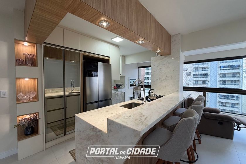 Apartamento &agrave; venda - 109m&sup2; - Meia Praia