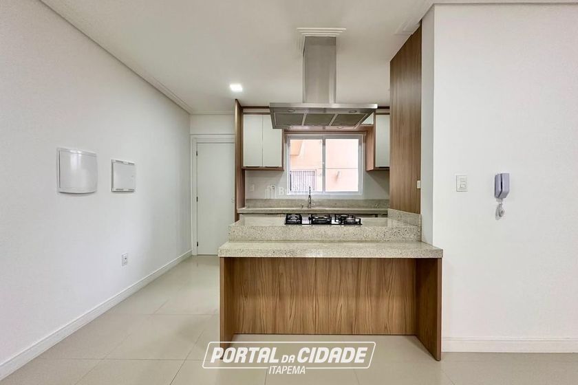 Apartamento &agrave; venda - 95m&sup2; - Meia Praia