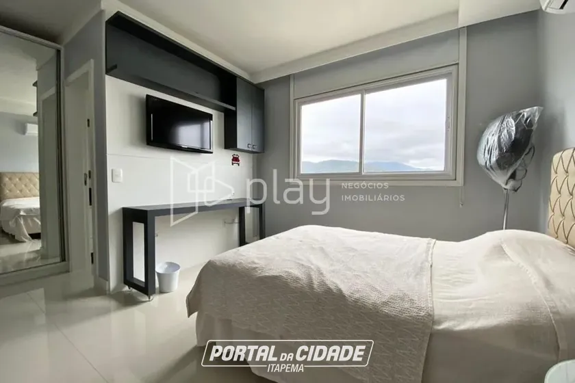 Apartamento &agrave; venda - 145m&sup2; - Meia Praia