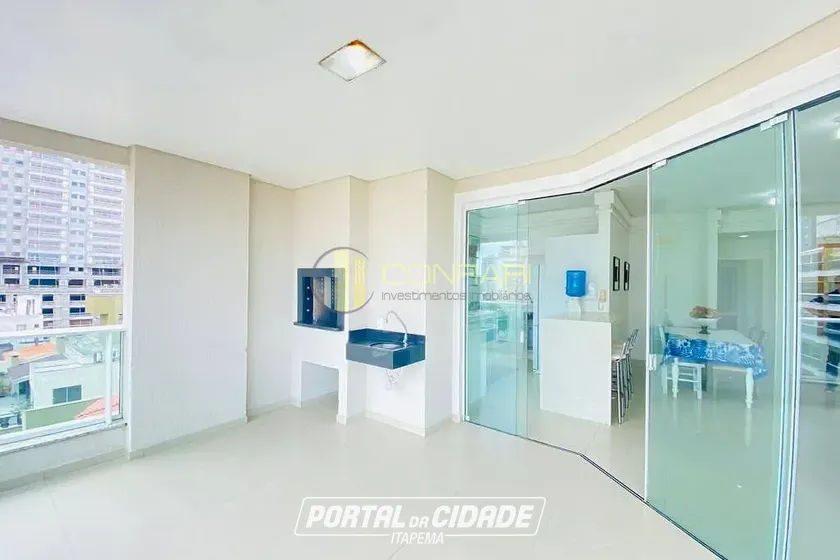 Apartamento &agrave; venda - 128m&sup2; - Meia Praia
