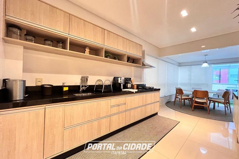 Apartamento &agrave; venda - 320m&sup2; - Meia Praia
