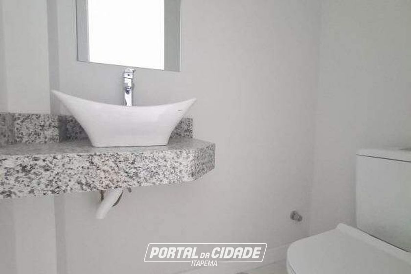 Apartamento para alugar - 110m&sup2; - Meia Praia