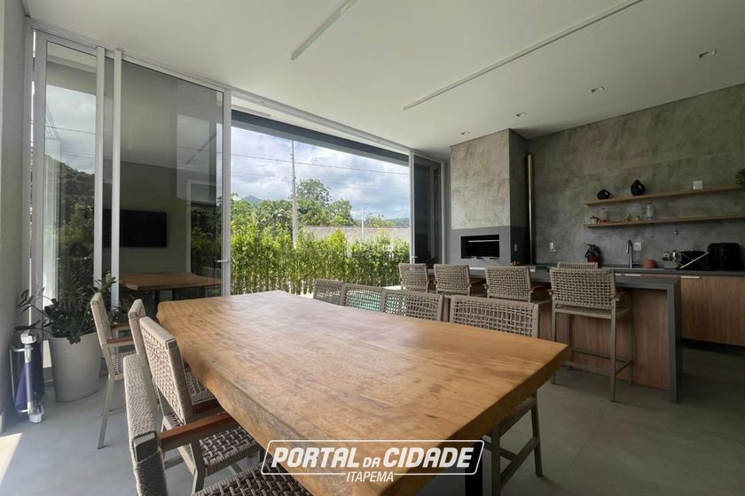 Casa &agrave; venda - 360m&sup2; - Centro