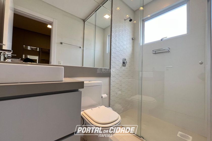 Apartamento &agrave; venda - 153m&sup2; - Meia Praia