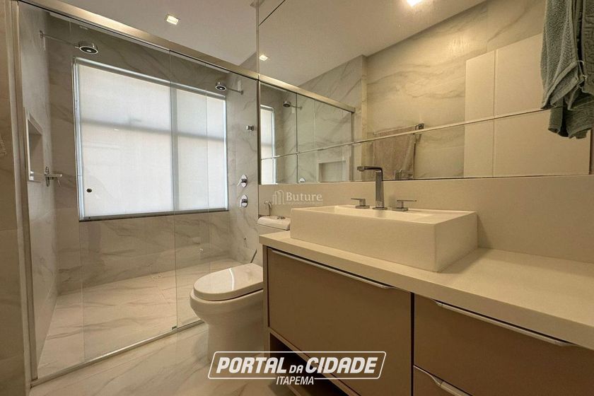 Apartamento &agrave; venda - 187m&sup2; - Meia Praia