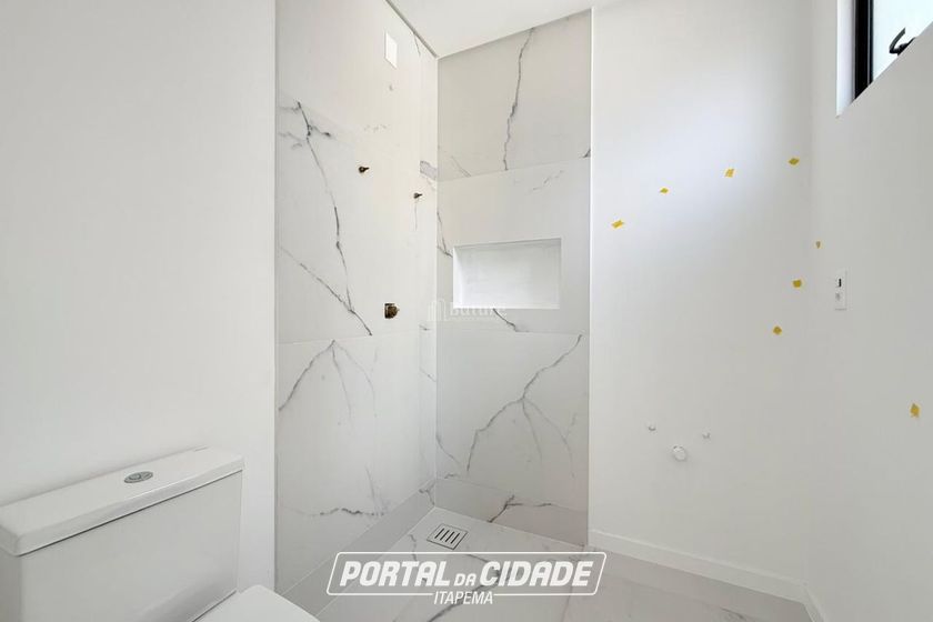 Apartamento &agrave; venda - 160m&sup2; - Meia Praia