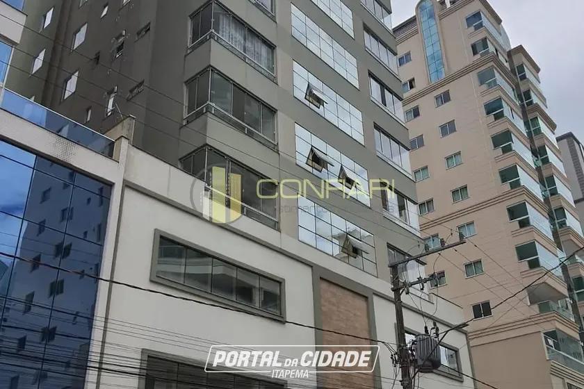 Apartamento &agrave; venda - 118m&sup2; - Meia Praia