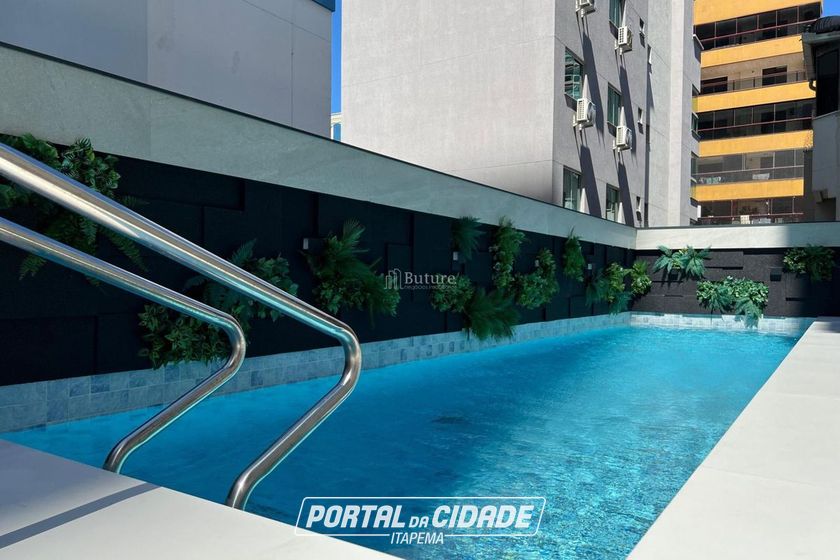 Apartamento &agrave; venda - 129m&sup2; - Meia Praia