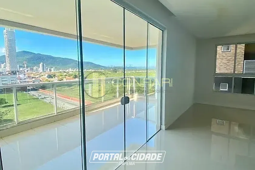 Apartamento &agrave; venda - 143m&sup2; - Meia Praia