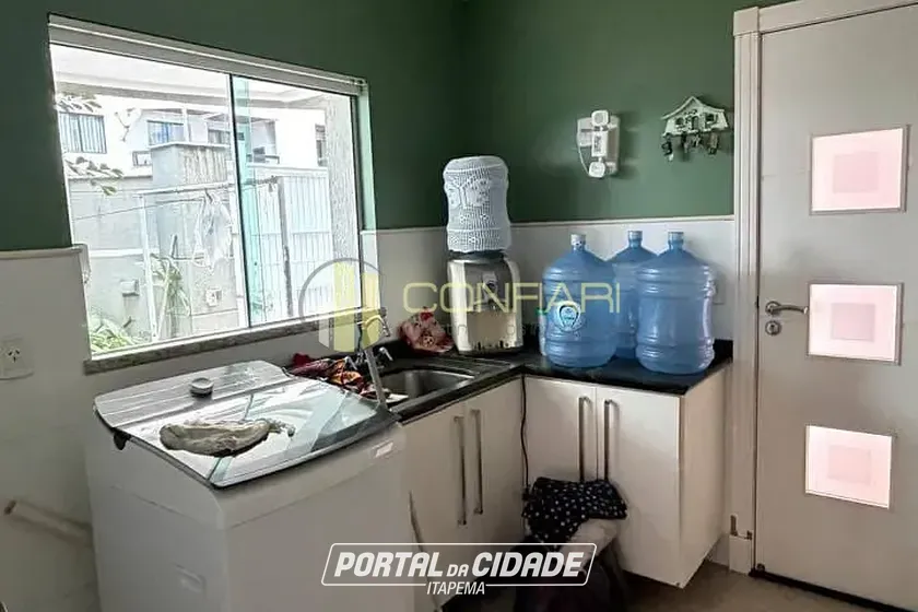 Casa para alugar - 300m&sup2; - Meia Praia